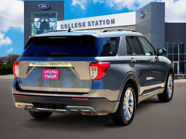 Certified 2021 Ford Explorer XLT w/ Equipment Group 202A image 3