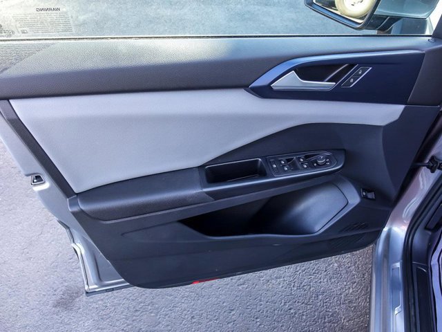 Used 2023 Volkswagen Taos SE w/ Black Wheel Package image 25