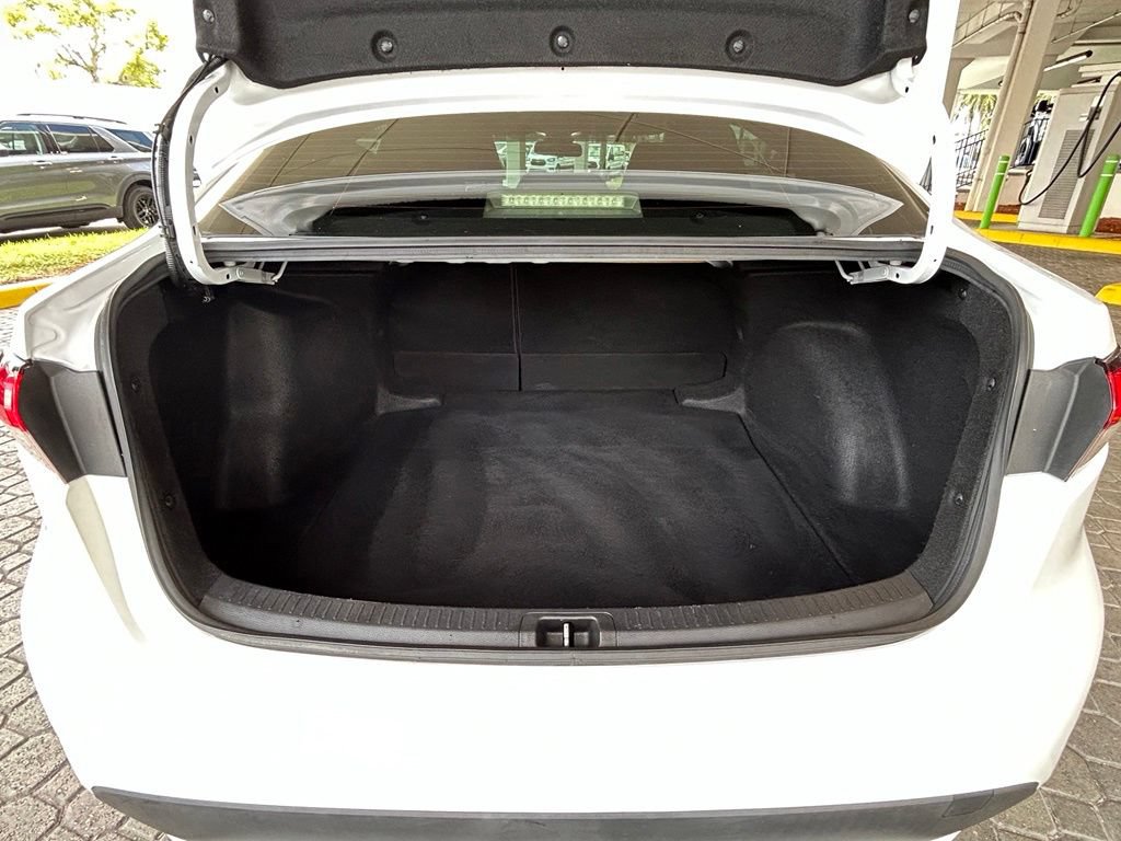 Used 2022 Toyota Corolla LE FWD image 29