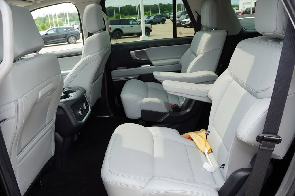 Certified 2025 Ford Expedition Platinum AWD/4WD image 18