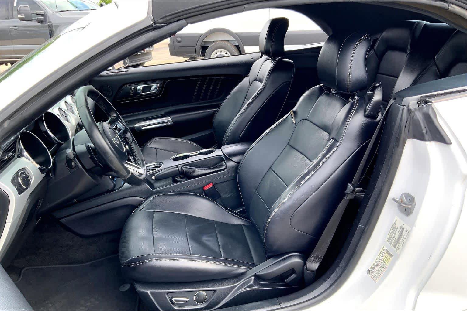 Certified 2017 Ford Mustang Premium RWD image 7