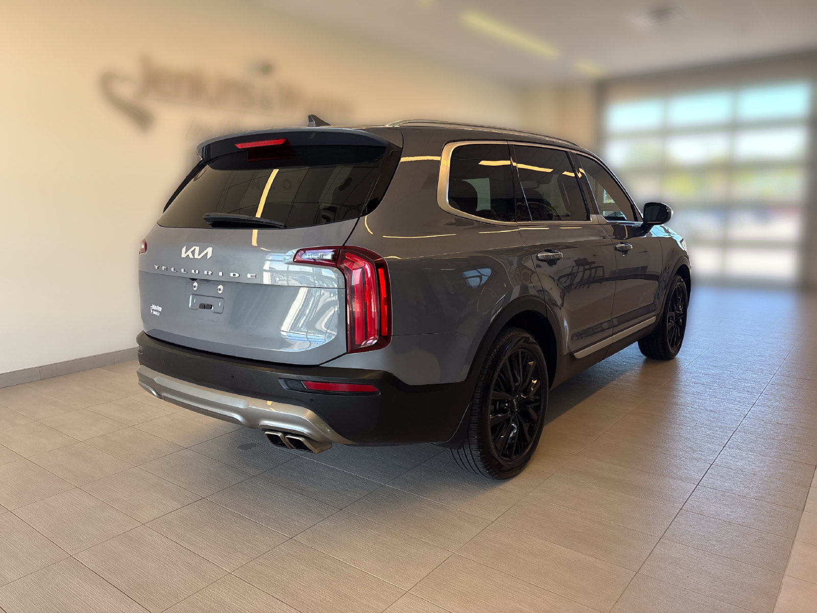 Used 2022 Kia Telluride SX FWD image 2