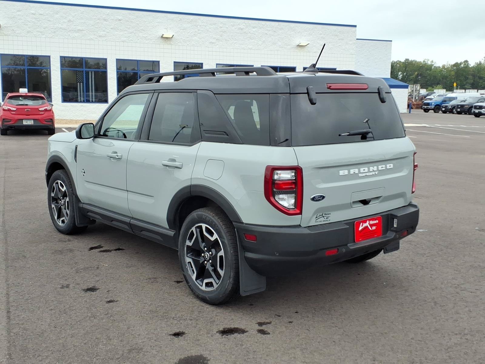 Certified 2023 Ford Bronco Sport Outer Banks w/ Tech Package AWD/4WD image 3
