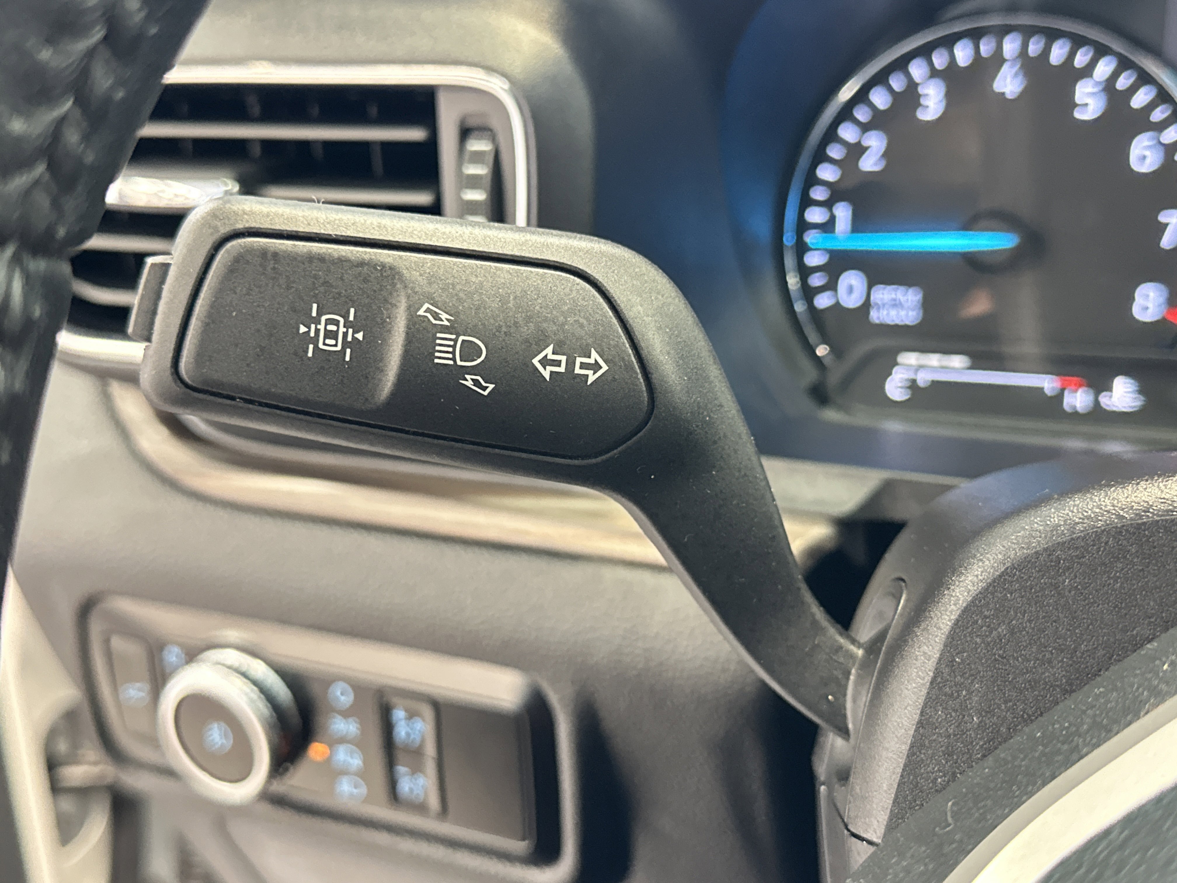 Certified 2023 Ford Explorer Limited w/ Equipment Group 301A image 40