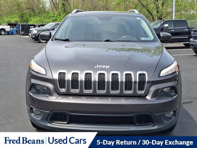 Used 2018 Jeep Cherokee Latitude Plus AWD/4WD image 3