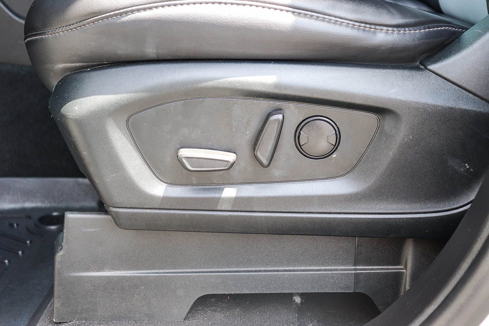 Certified 2023 Ford Explorer XLT w/ Equipment Group 202A image 20