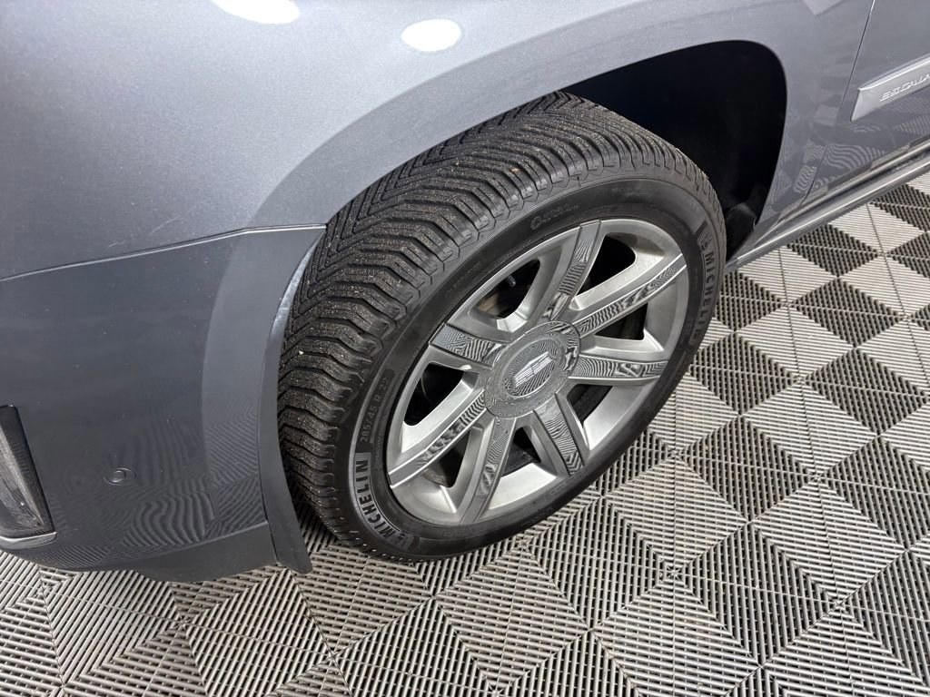 Used 2020 Cadillac Escalade Premium Luxury image 11