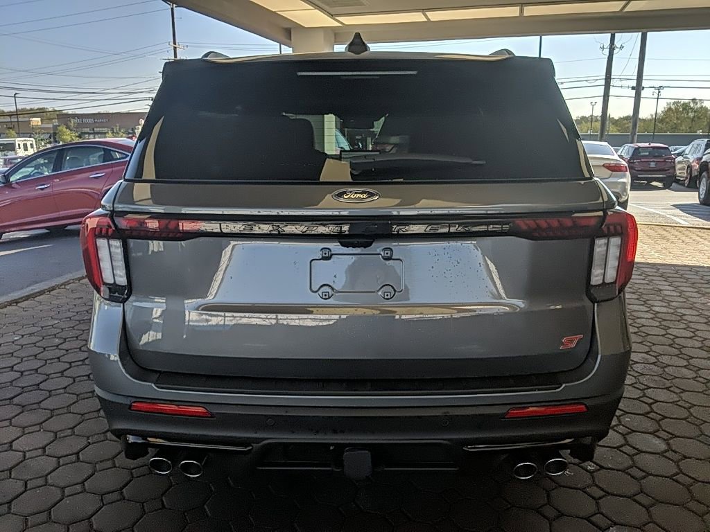 Certified 2025 Ford Explorer ST AWD/4WD image 7