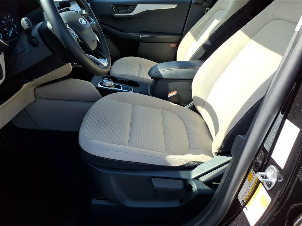 Certified 2022 Ford Escape SE w/ Cold Weather Package image 14