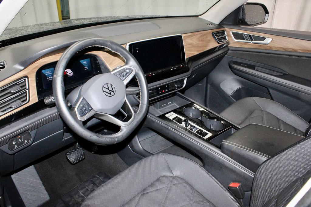 Used 2024 Volkswagen Atlas SE AWD/4WD image 25