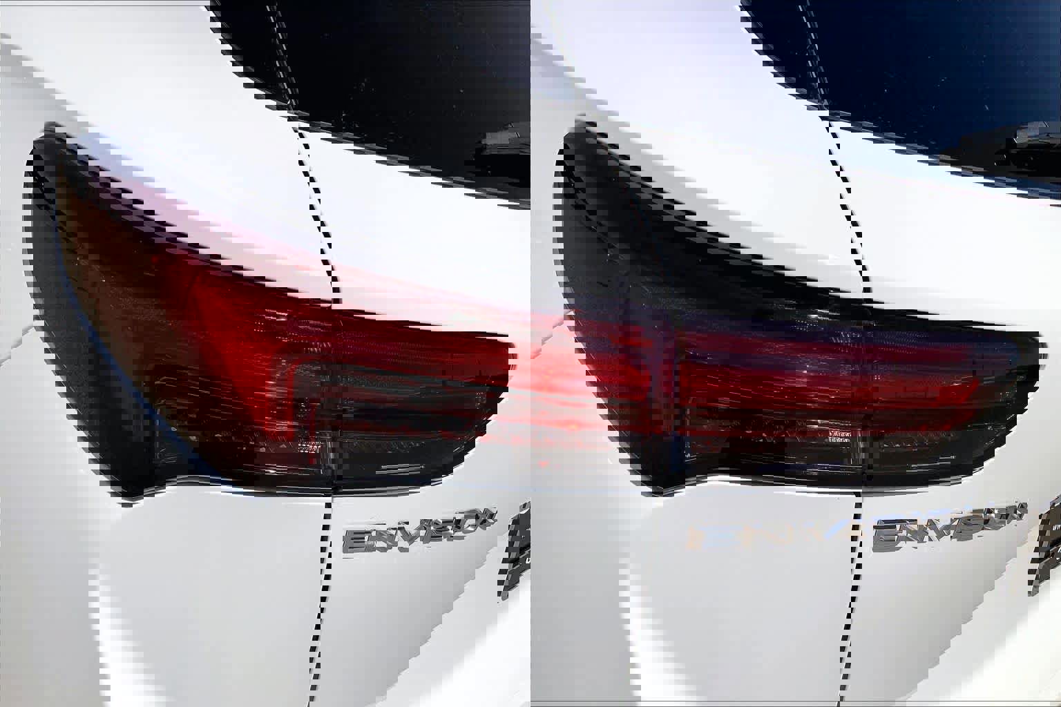 Used 2022 Buick Envision Essence w/ Sport Touring Package FWD image 31