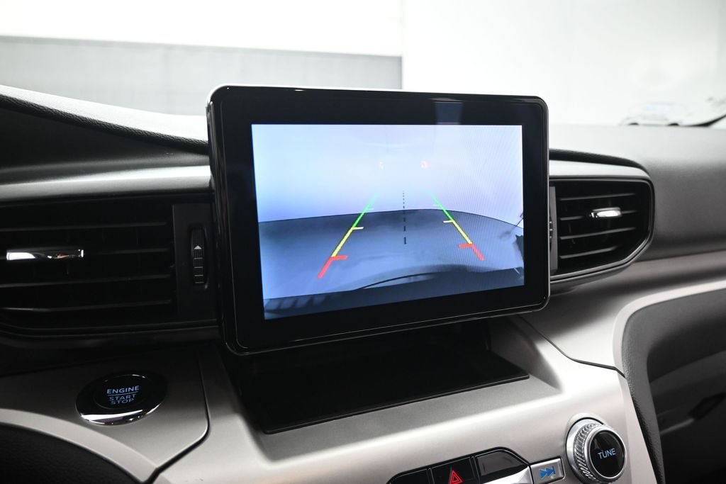 Certified 2022 Ford Explorer XLT RWD image 16