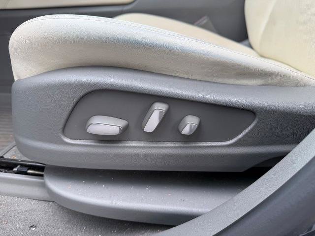 Used 2021 Cadillac XT5 Premium Luxury w/ LPO, Floor Liner Package AWD/4WD image 19