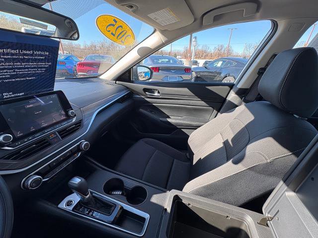 Used 2025 Nissan Altima 2.5 SV image 13