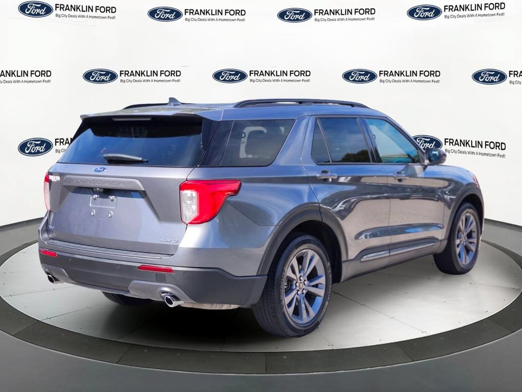 Certified 2022 Ford Explorer XLT w/ Equipment Group 202A AWD/4WD image 5