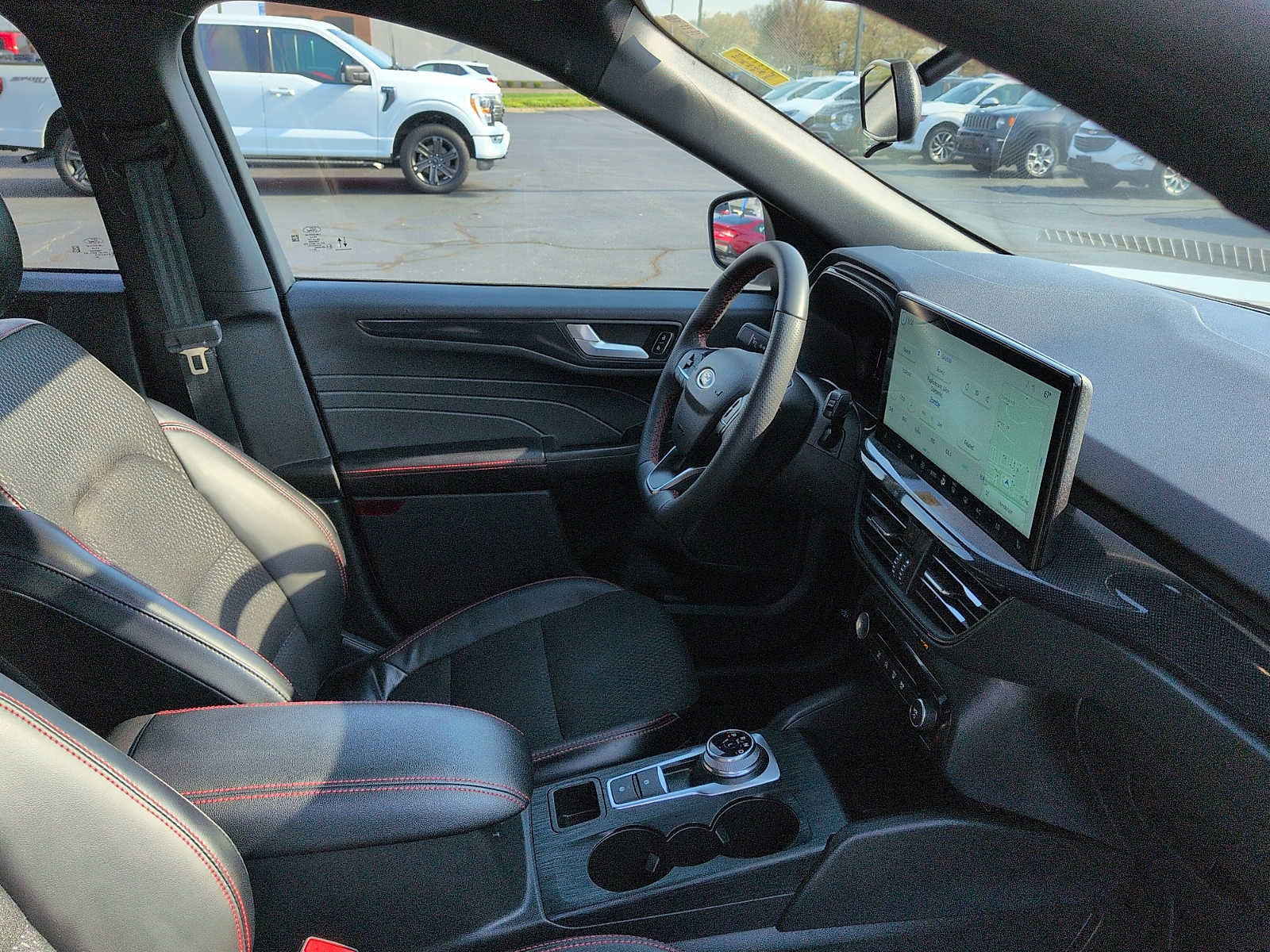 Certified 2025 Ford Escape ST-Line w/ Tech Pack #1 AWD/4WD image 10