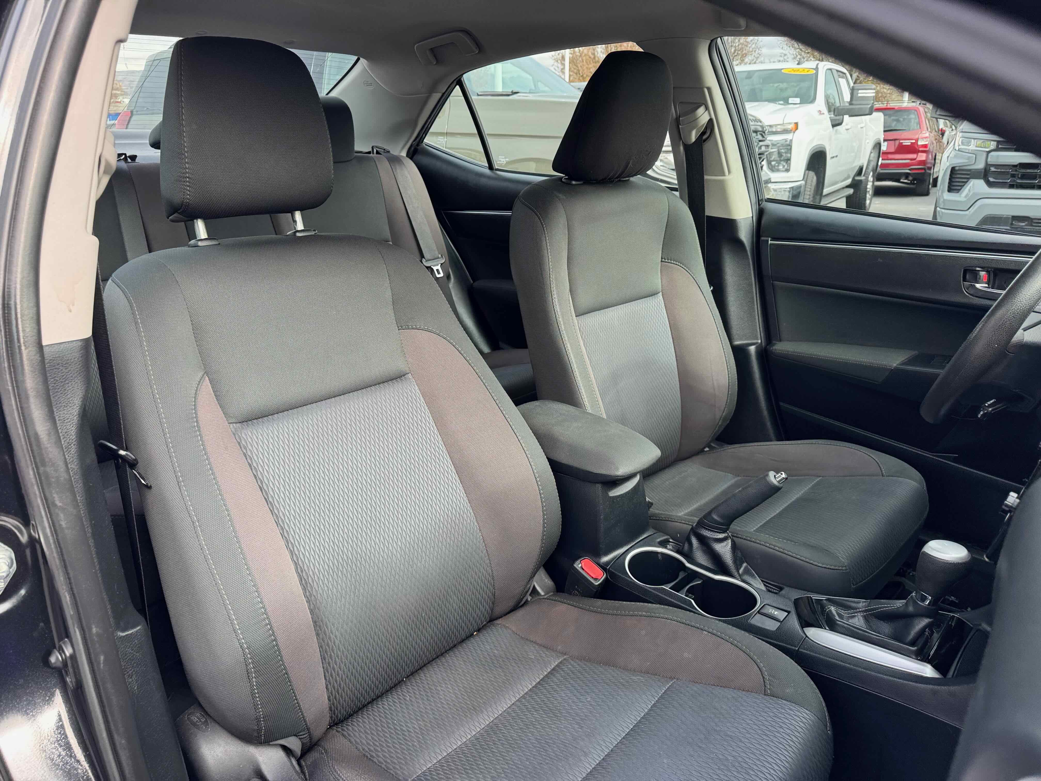 Used 2018 Toyota Corolla LE image 30
