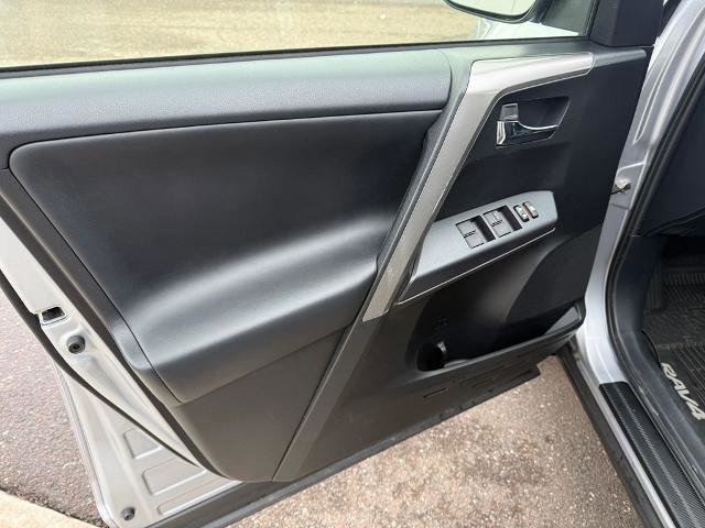 Used 2018 Toyota RAV4 XLE image 28