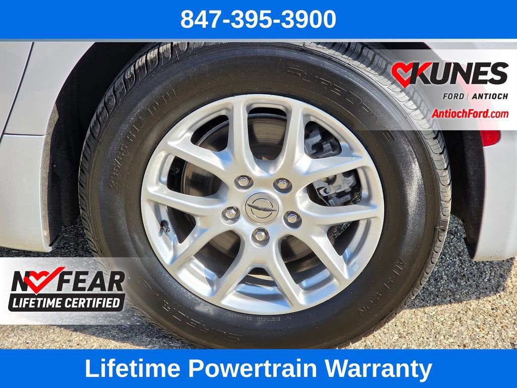 Used 2023 Chrysler Voyager LX image 11