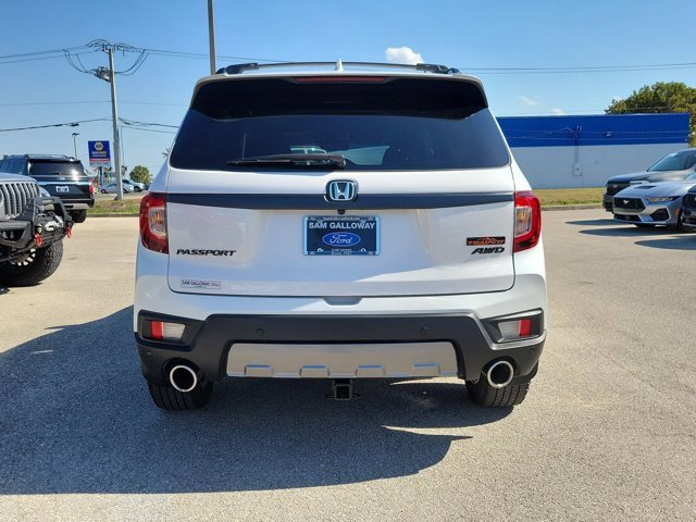 Used 2023 Honda Passport TrailSport image 3