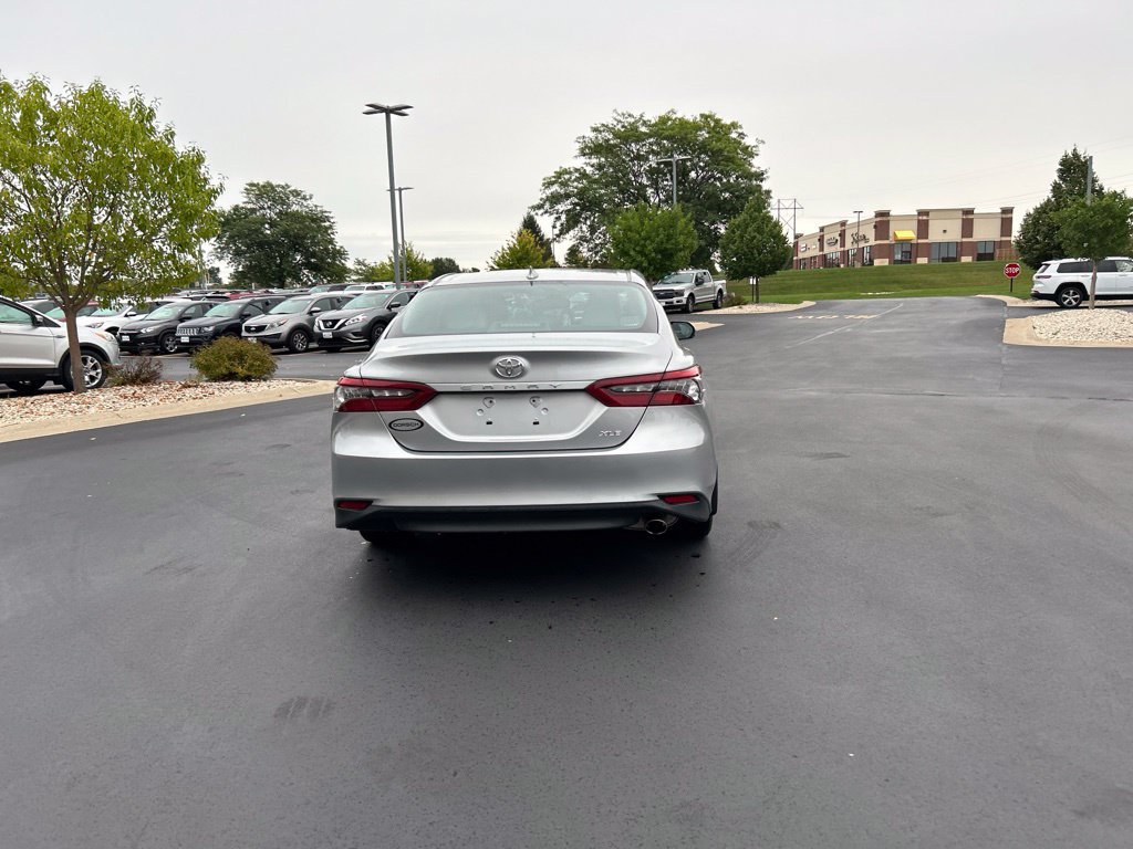 Used 2021 Toyota Camry XLE w/ Navigation Package FWD image 7