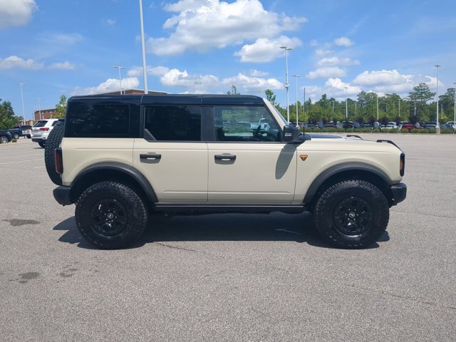 Certified 2025 Ford Bronco Badlands AWD/4WD image 3