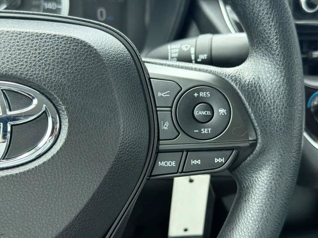 Used 2020 Toyota Corolla LE w/ Carpet Mat Package (TMS) FWD image 25