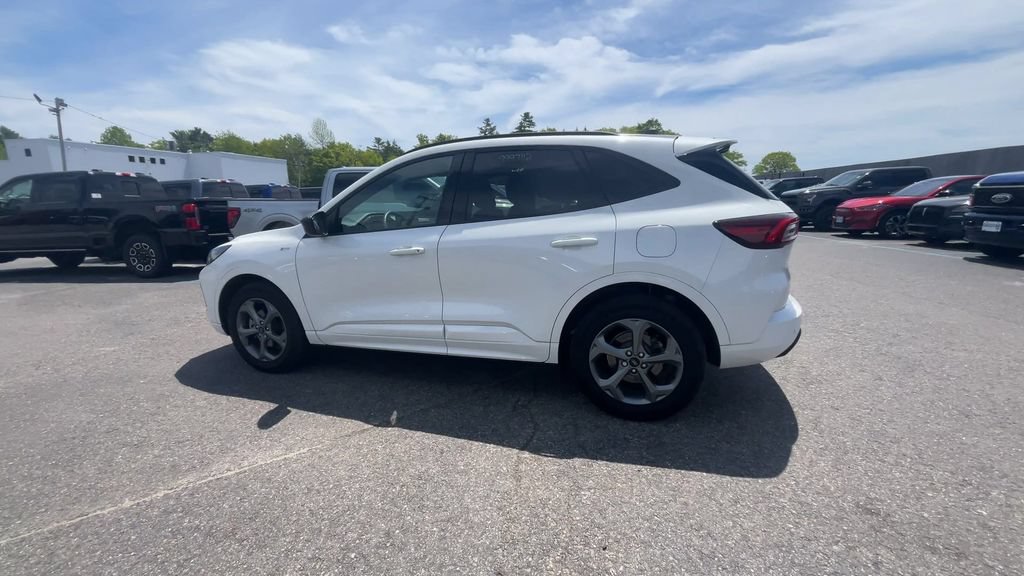 Certified 2024 Ford Escape ST-Line w/ Tech Pack #1 AWD/4WD image 16