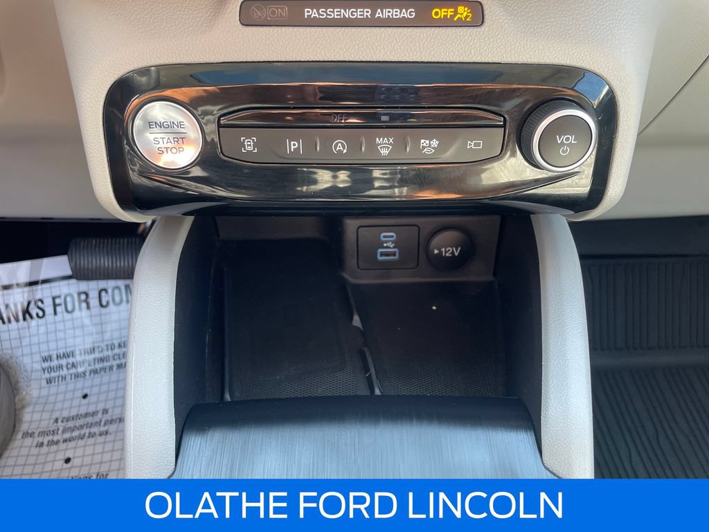 Certified 2023 Ford Escape Platinum w/ Premium Technology Package AWD/4WD image 15
