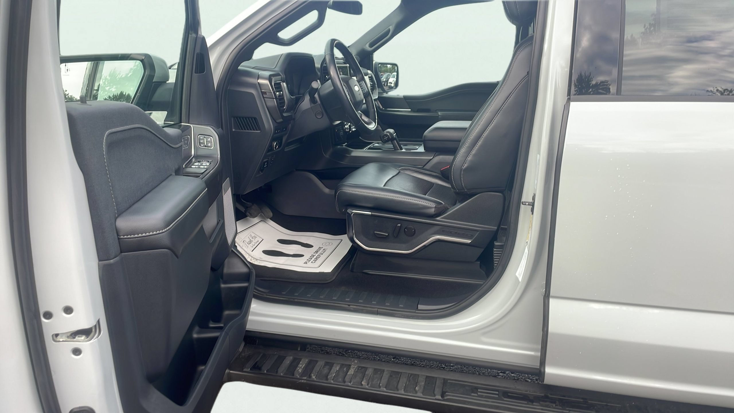 Certified 2024 Ford F150 Lariat AWD/4WD image 13