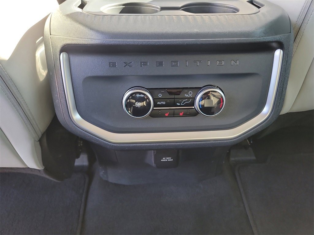 Certified 2025 Ford Expedition Platinum image 16