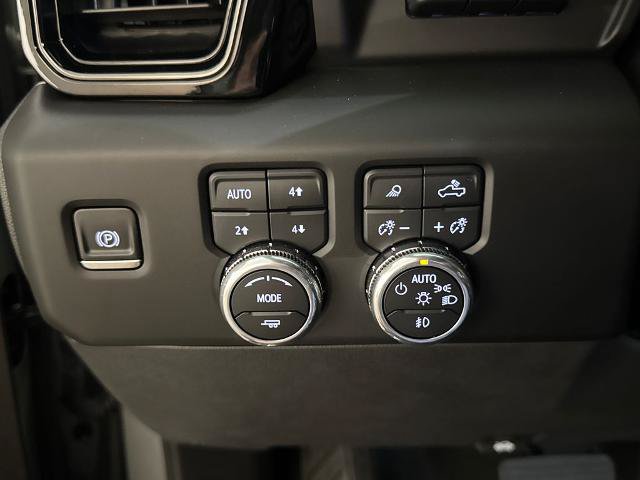 Used 2025 GMC Sierra 1500 AT4 w/ AT4 Premium Package AWD/4WD image 15