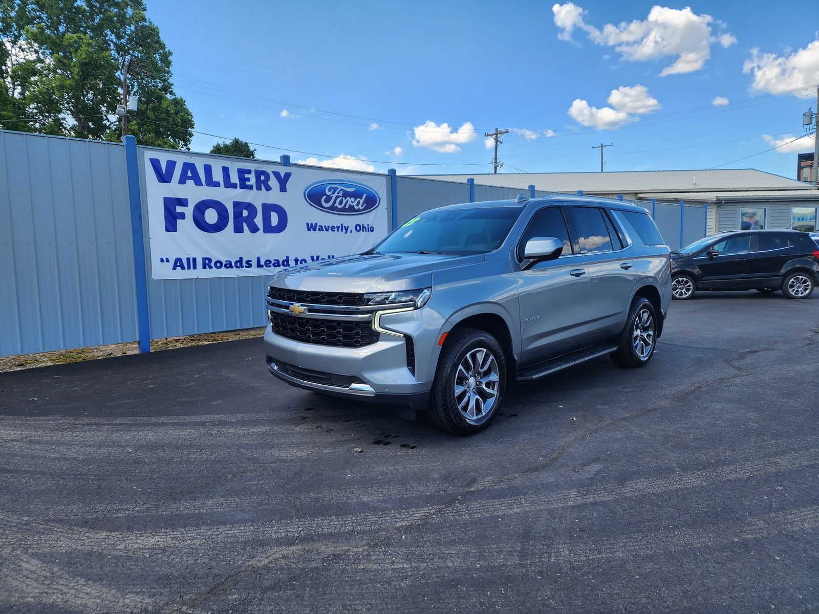 Used 2023 Chevrolet Tahoe LS AWD/4WD image 1