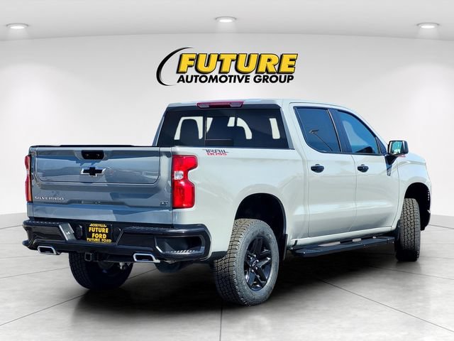 Used 2024 Chevrolet Silverado 1500 LT Trail Boss w/ Convenience Package II AWD/4WD image 4