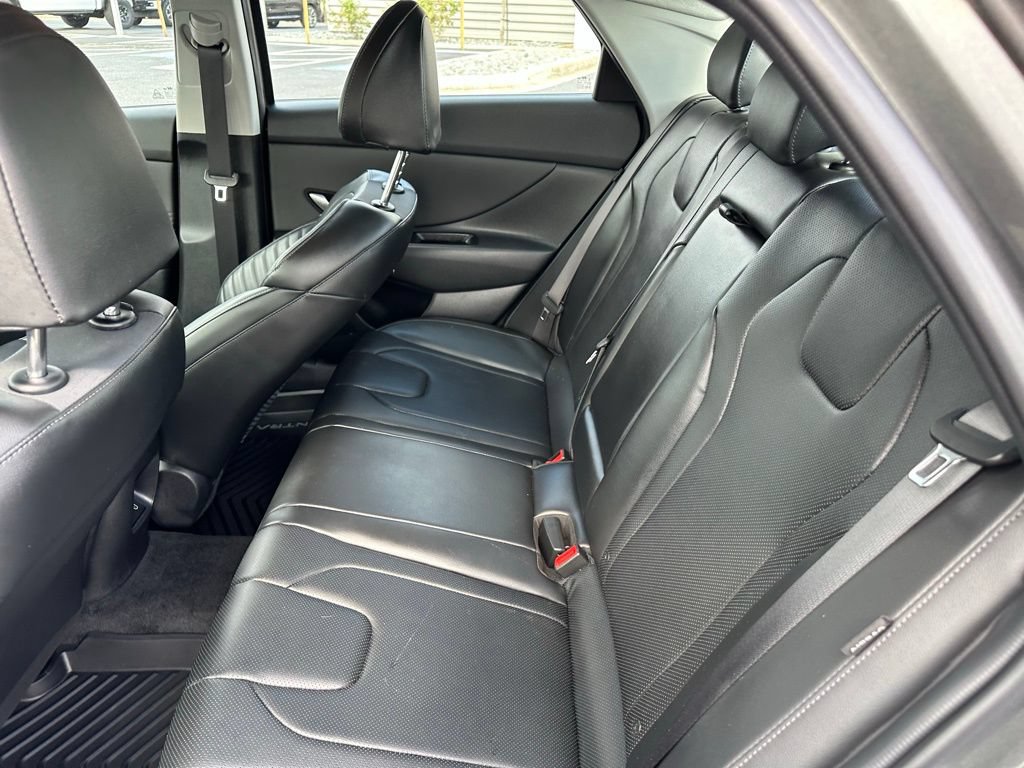 Used 2024 Hyundai Elantra Limited FWD image 17