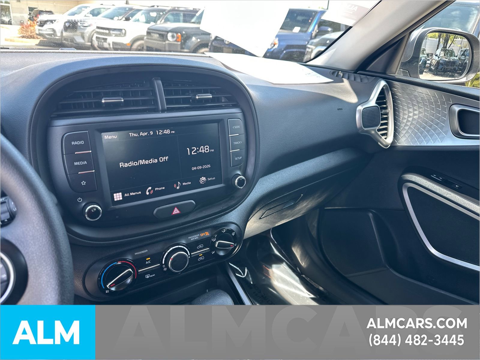 Used 2025 Kia Soul LX w/ LX Technology Package FWD image 23