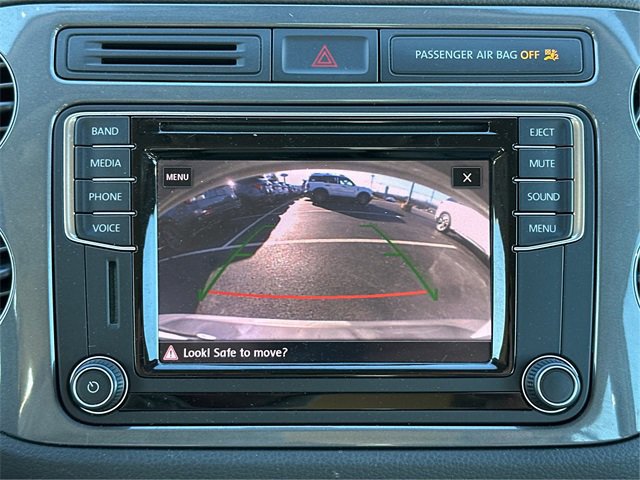 Used 2017 Volkswagen Tiguan S image 23