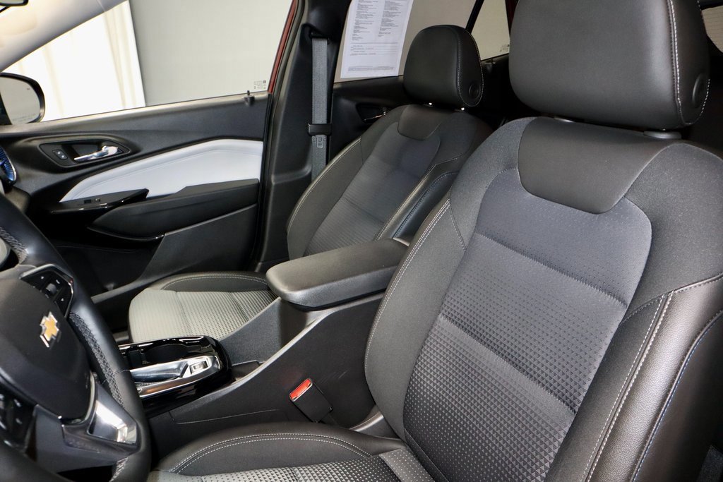 Used 2024 Chevrolet Trax LT w/ Driver Confidence Package image 26