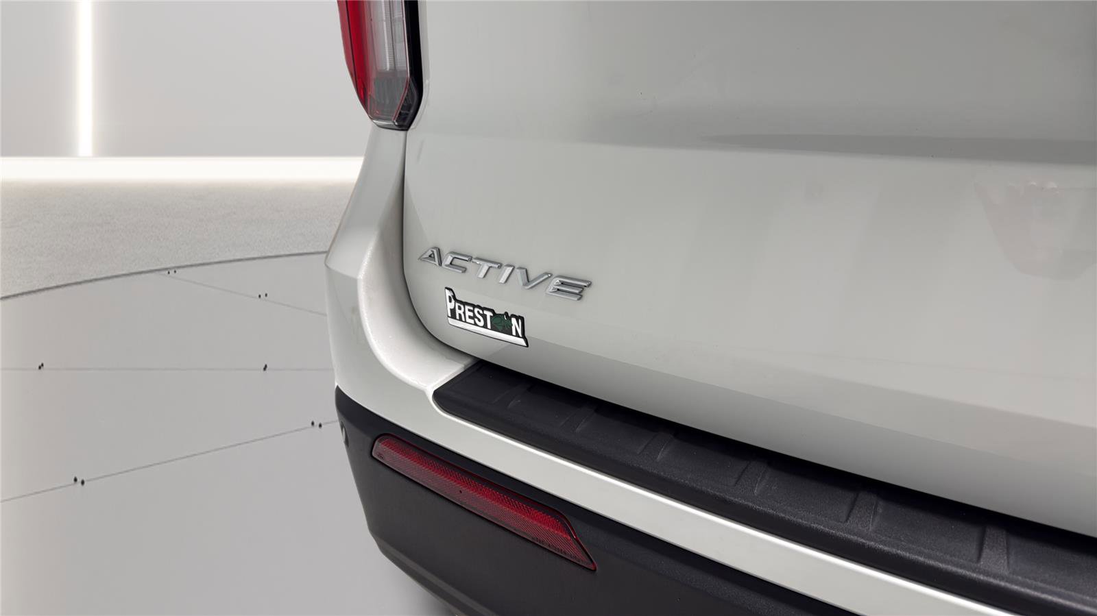 Certified 2025 Ford Explorer Active AWD/4WD image 32