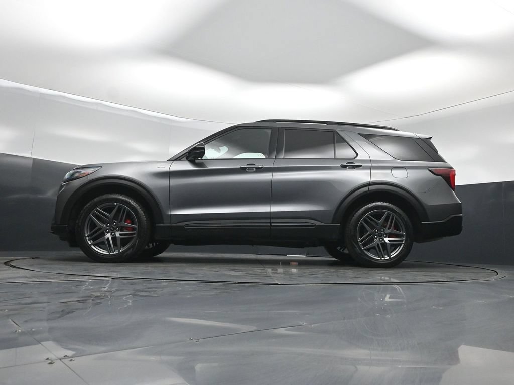 Certified 2025 Ford Explorer ST-Line w/ ST-Line Street Pack AWD/4WD image 49