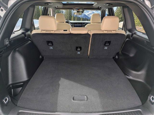 Used 2025 Jeep Grand Cherokee Limited w/ Luxury Tech Group II image 34