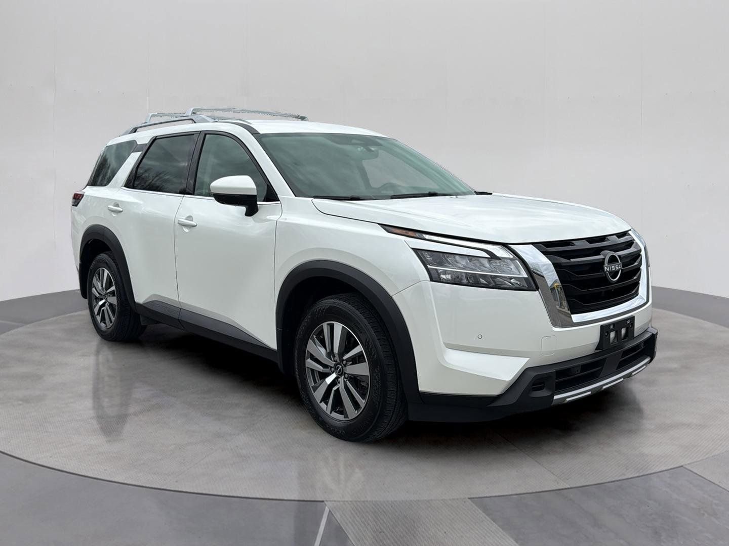 Used 2024 Nissan Pathfinder SL AWD/4WD image 8