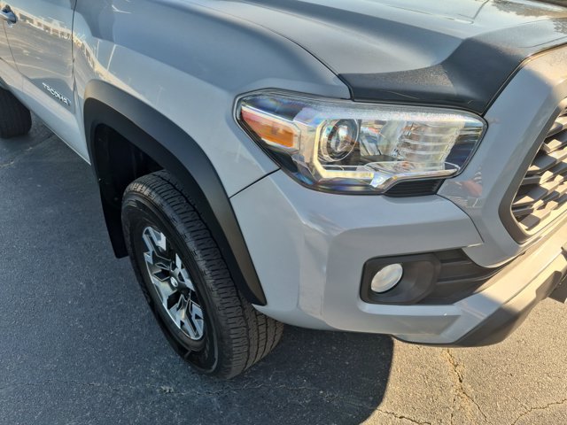 Used 2021 Toyota Tacoma TRD Off-Road w/ Technology Package AWD/4WD image 10
