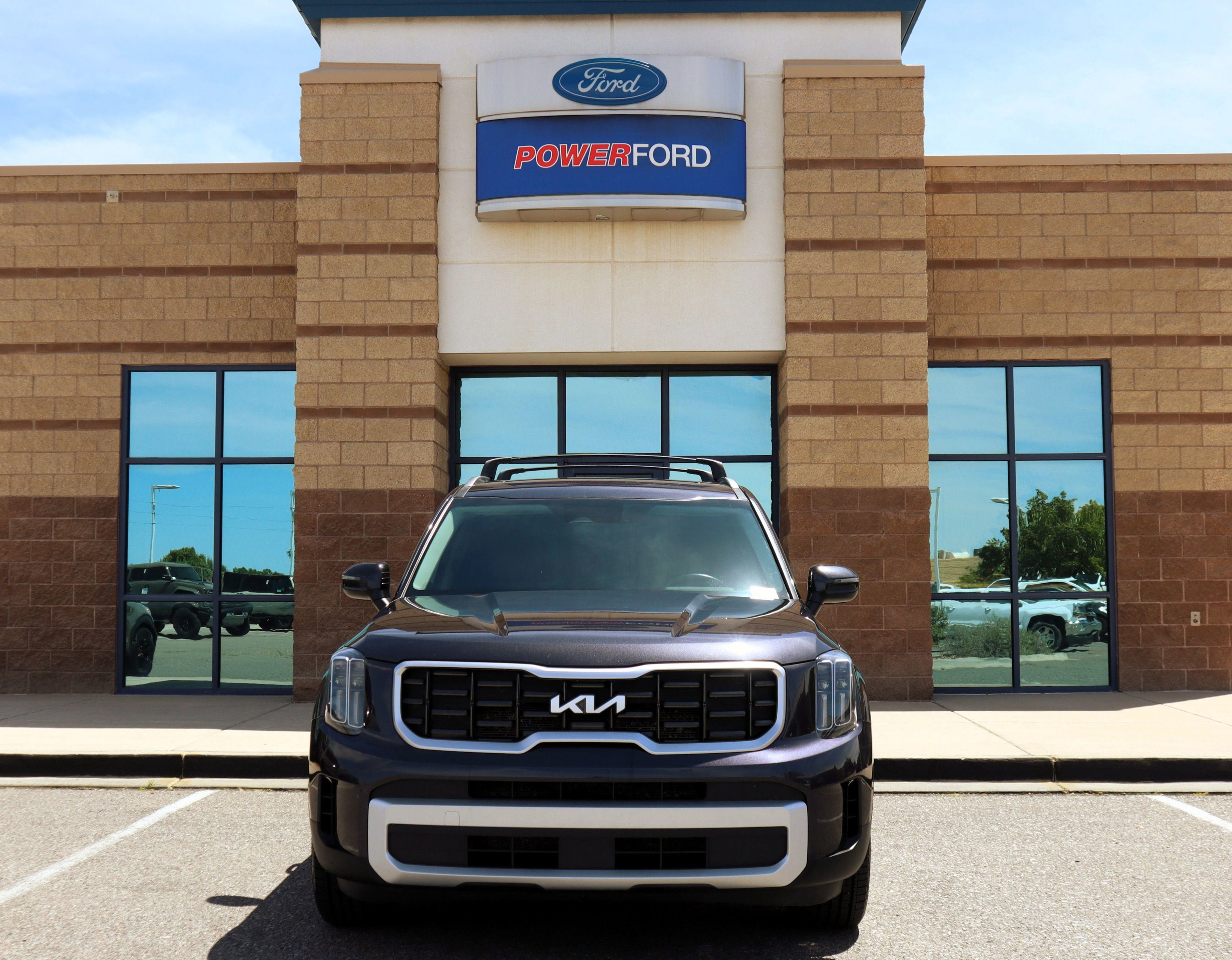 Used 2025 Kia Telluride S AWD/4WD image 3