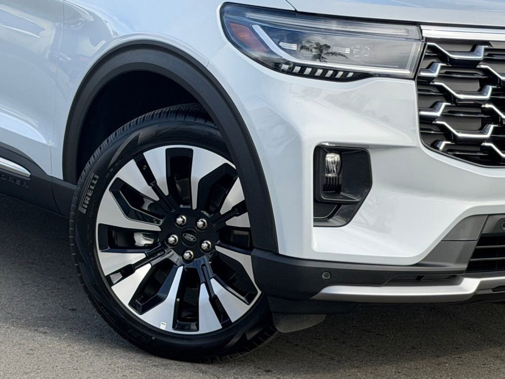 Certified 2025 Ford Explorer Platinum w/ LUX Leather Package image 4