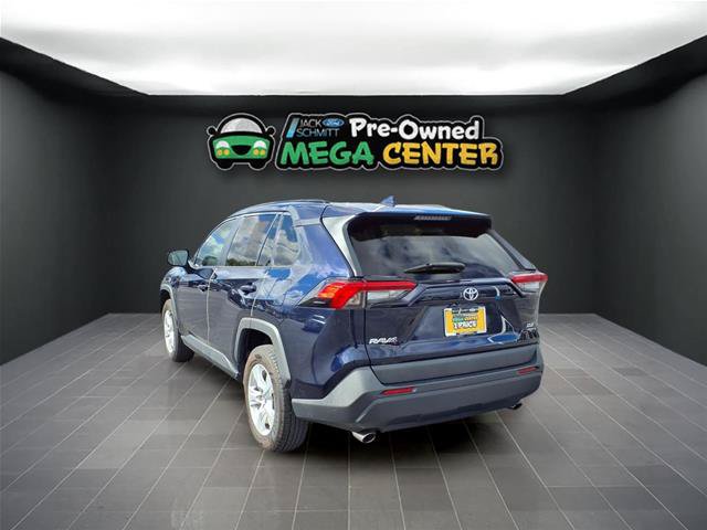 Used 2020 Toyota RAV4 XLE FWD image 3