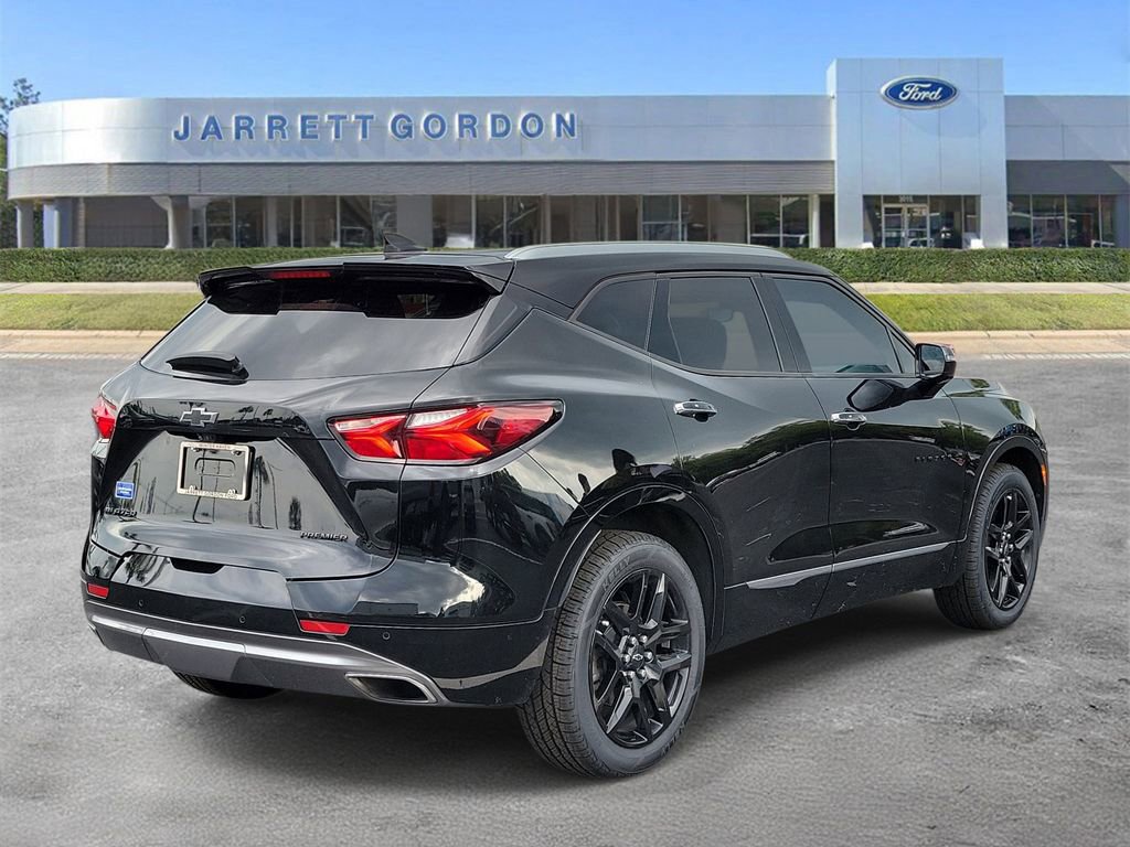Used 2021 Chevrolet Blazer Premier w/ Driver Confidence II Package FWD image 4