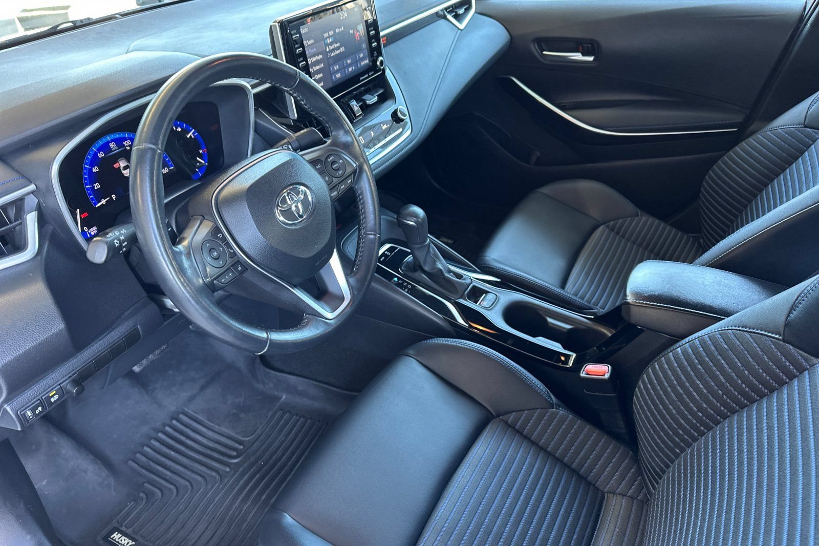 Used 2020 Toyota Corolla XSE w/ Carpet Mat Package (TMS) FWD image 13