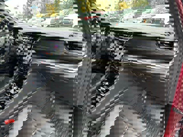 Used 2024 Jeep Grand Cherokee Limited w/ Black Appearance Package image 21