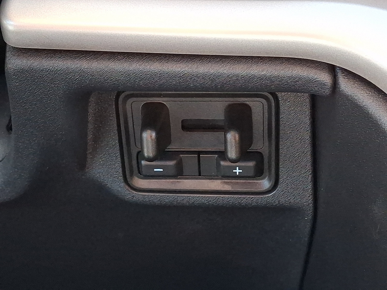 Certified 2025 Ford Expedition Active AWD/4WD image 27